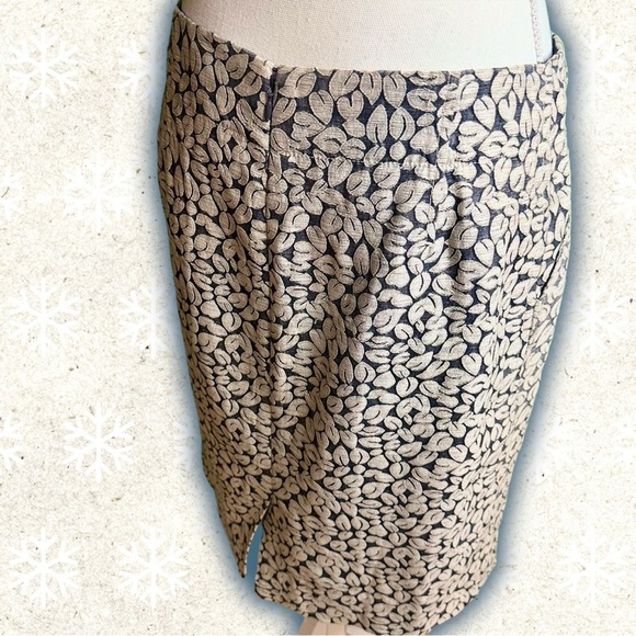 J. Crew Vineyard Leaf Jacquard Pencil Skirt Size 6 - Picture 9 of 12